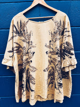 Load image into Gallery viewer, Eucalyptus top ~ Linen ~ 26

