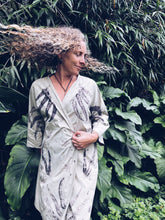 Load image into Gallery viewer, Wild Khaki Kimono ~ Cotton ~ Freesize
