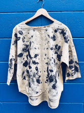 Load image into Gallery viewer, Feijoa top ~ Linen XL

